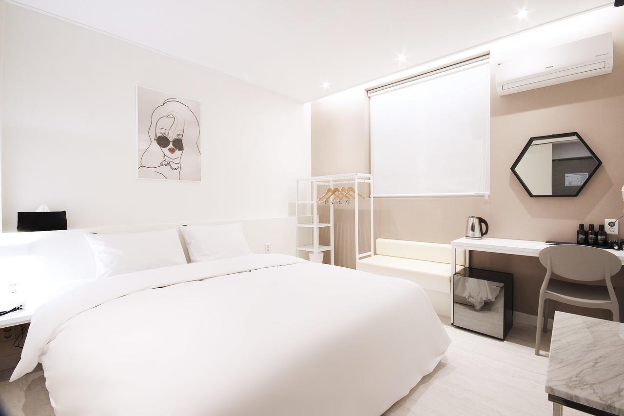 Hotel Yam Yeosu Hakdong Екстер'єр фото