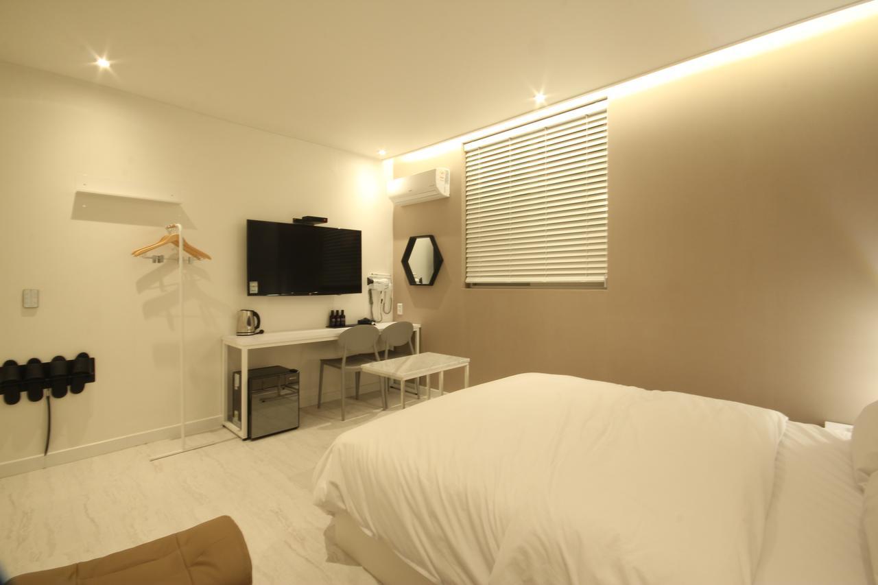 Hotel Yam Yeosu Hakdong Екстер'єр фото