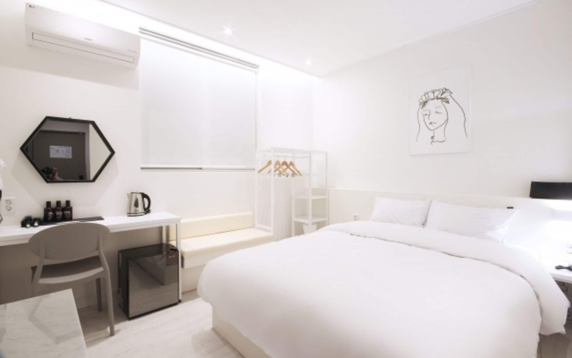 Hotel Yam Yeosu Hakdong Екстер'єр фото