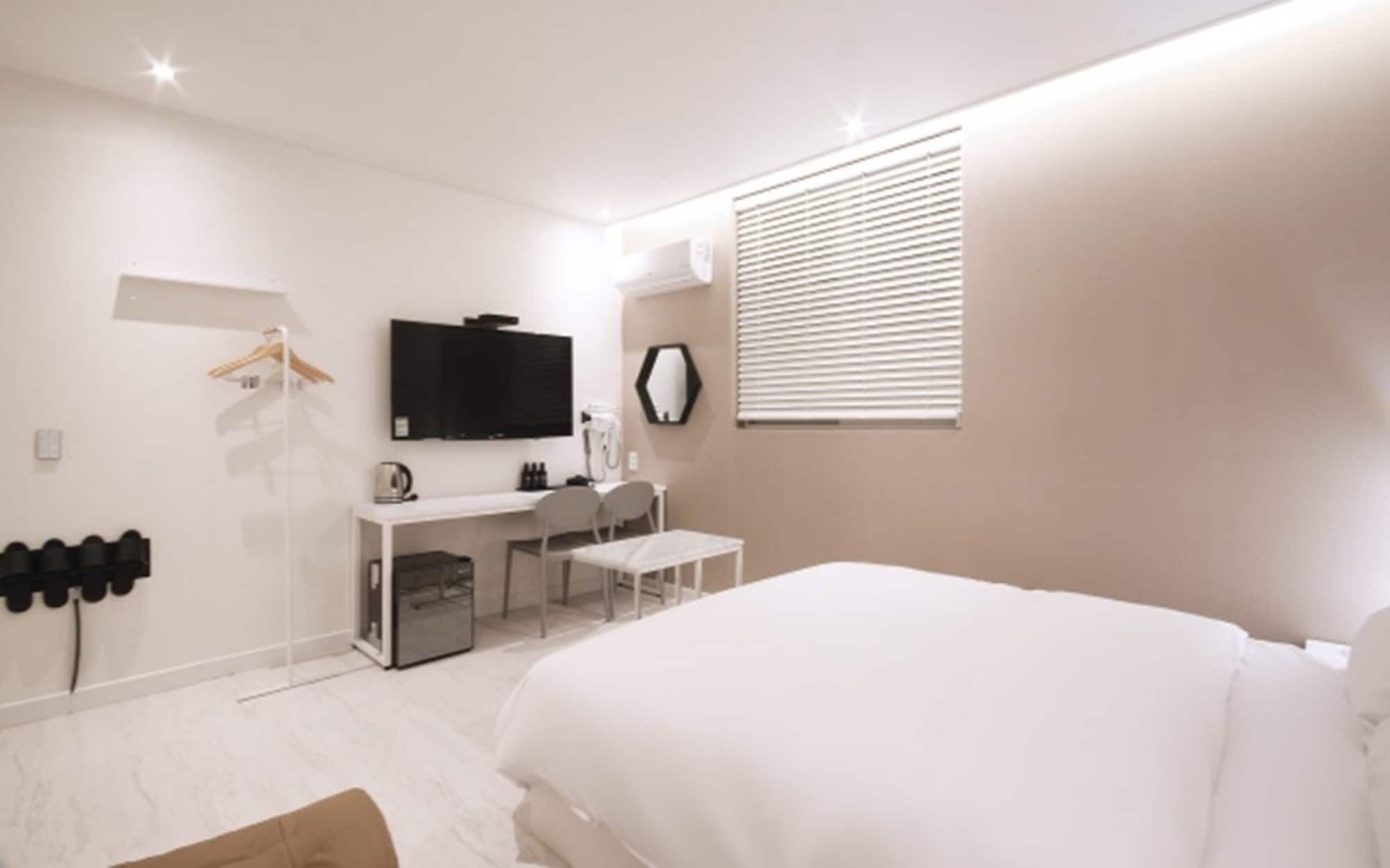 Hotel Yam Yeosu Hakdong Екстер'єр фото
